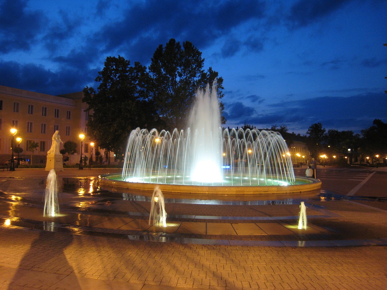 fountain nagykanizsa night lights free photo