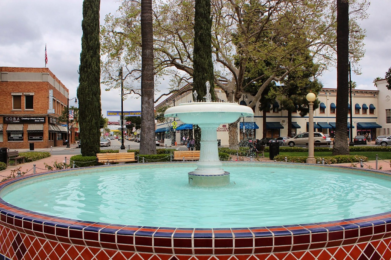 fountain downtown orange free photo