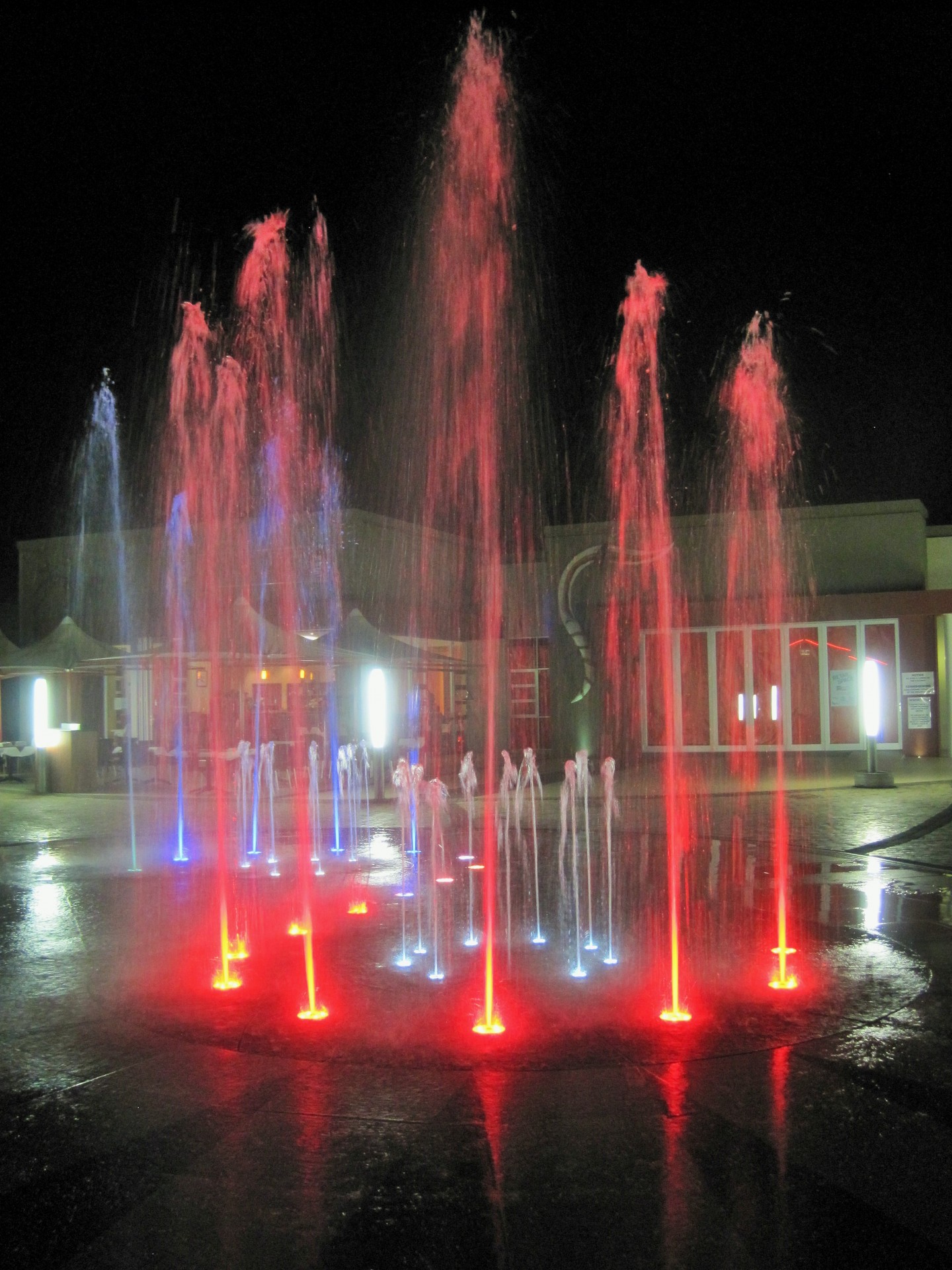 fountain water spray free photo