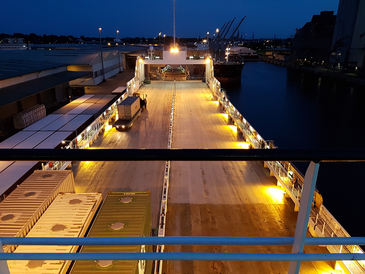 frachtschiff cargo container free photo