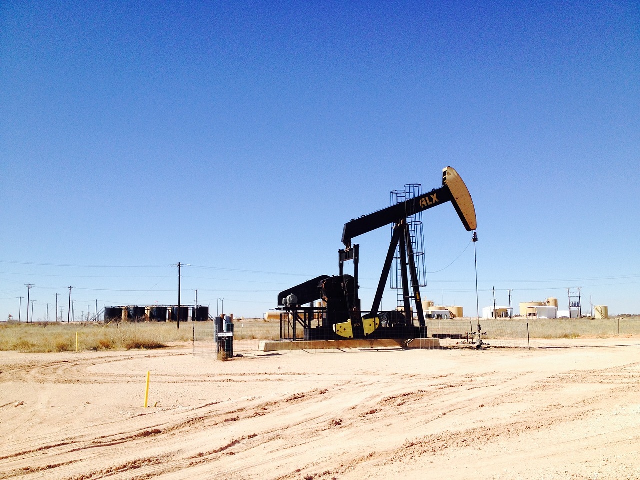 fracking oil drilling free photo