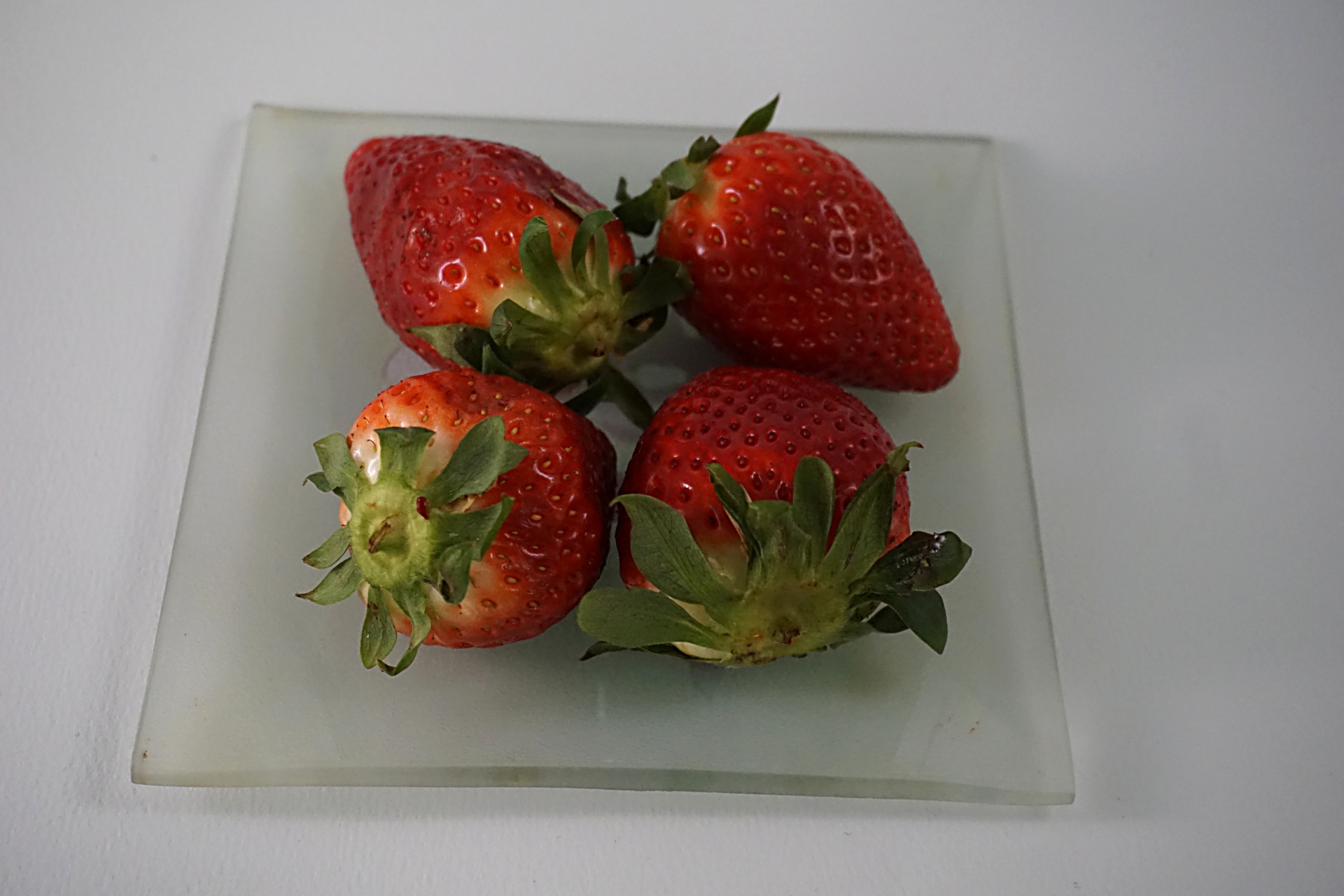 strawberries fruit desserts free photo