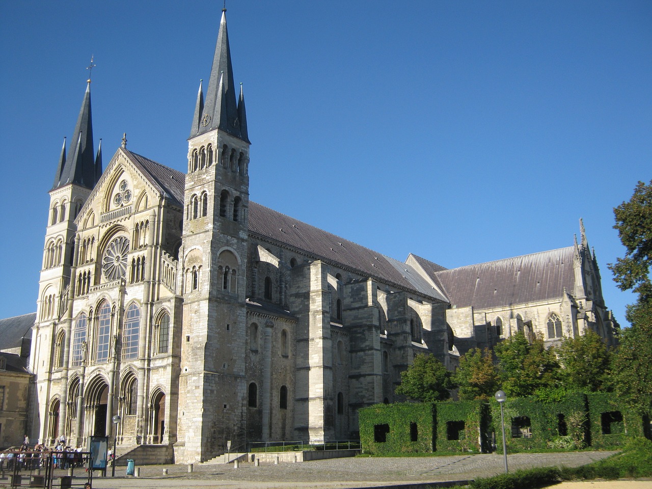 basilique saint-remi france free photo