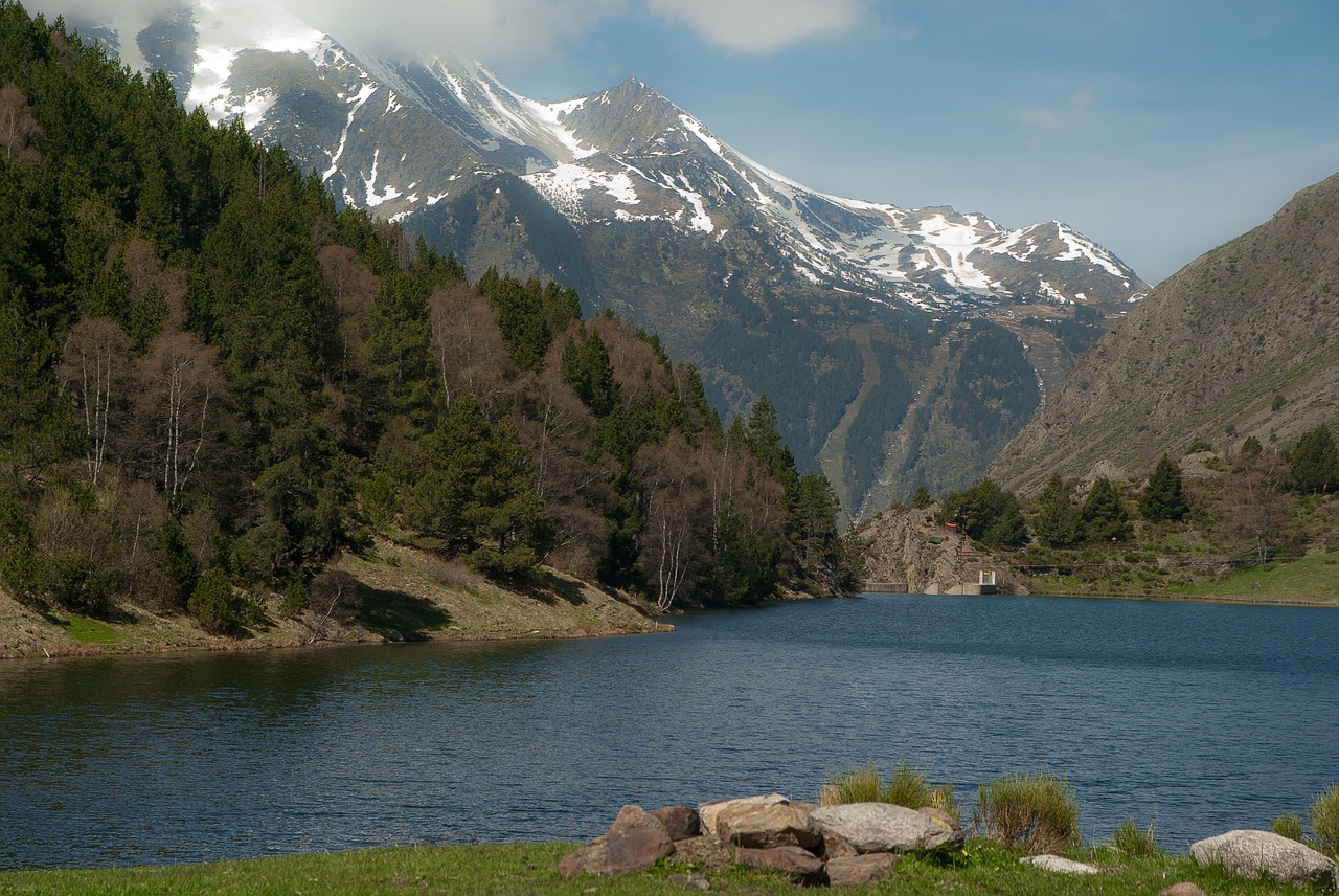 france pyrénées lake free photo