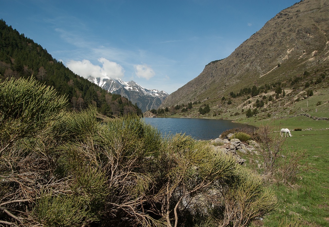 france pyrénées lake free photo