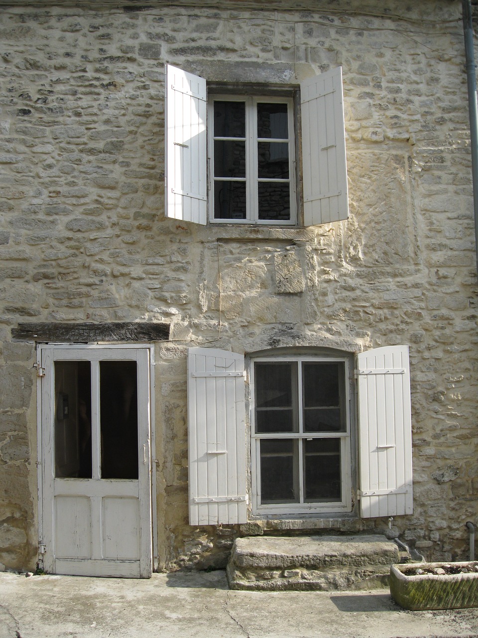 house windows shutters free photo