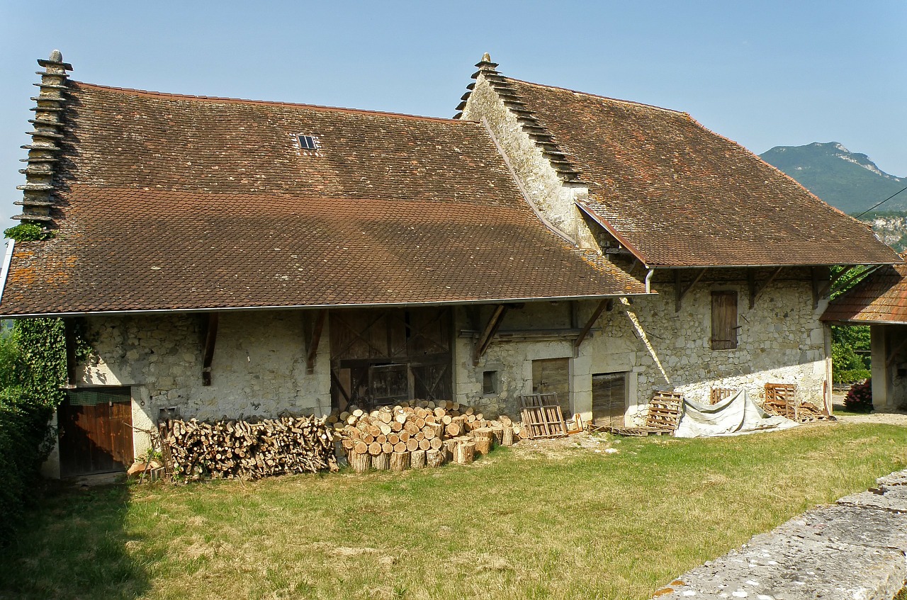 france building barn free photo