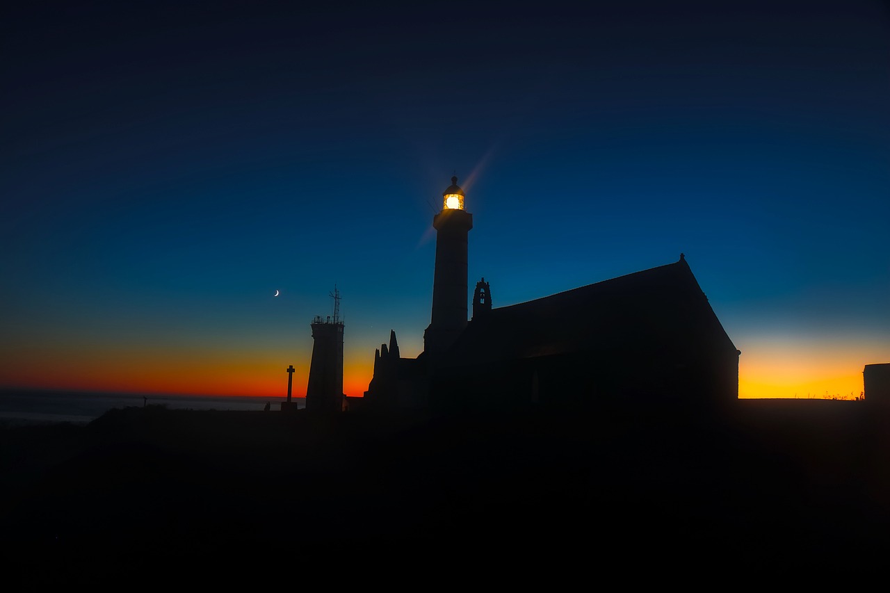 france light lighthouse free photo