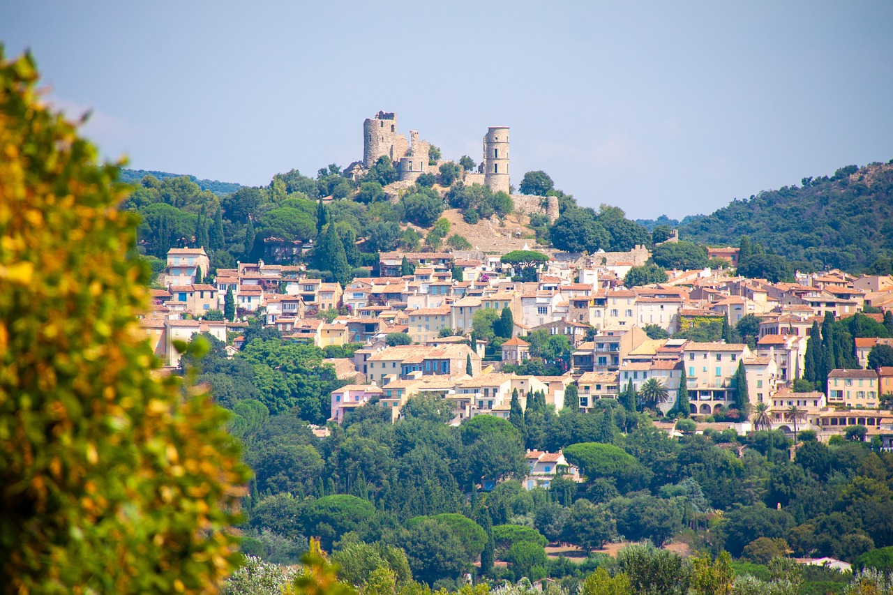 france  village  grimaud free photo