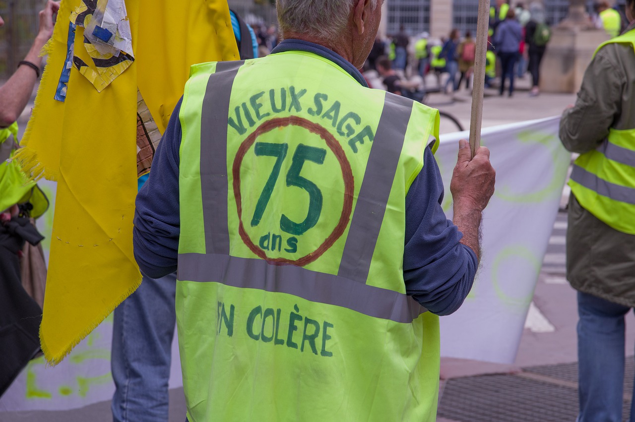 france  yellow vests  event free photo