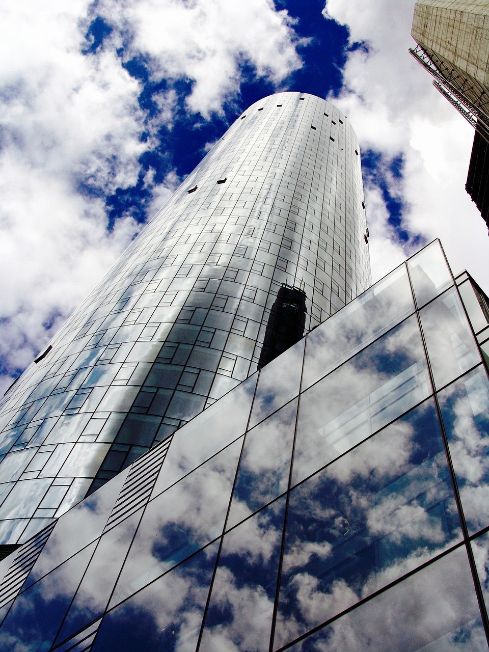 frankfurt skyscraper sky free photo