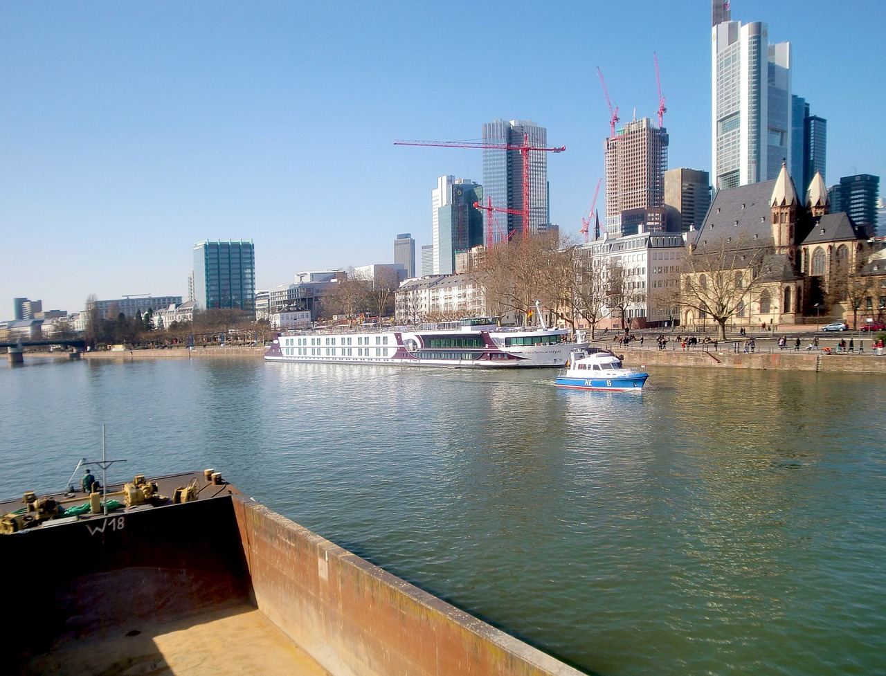 frankfurt skyline mainhattan free photo