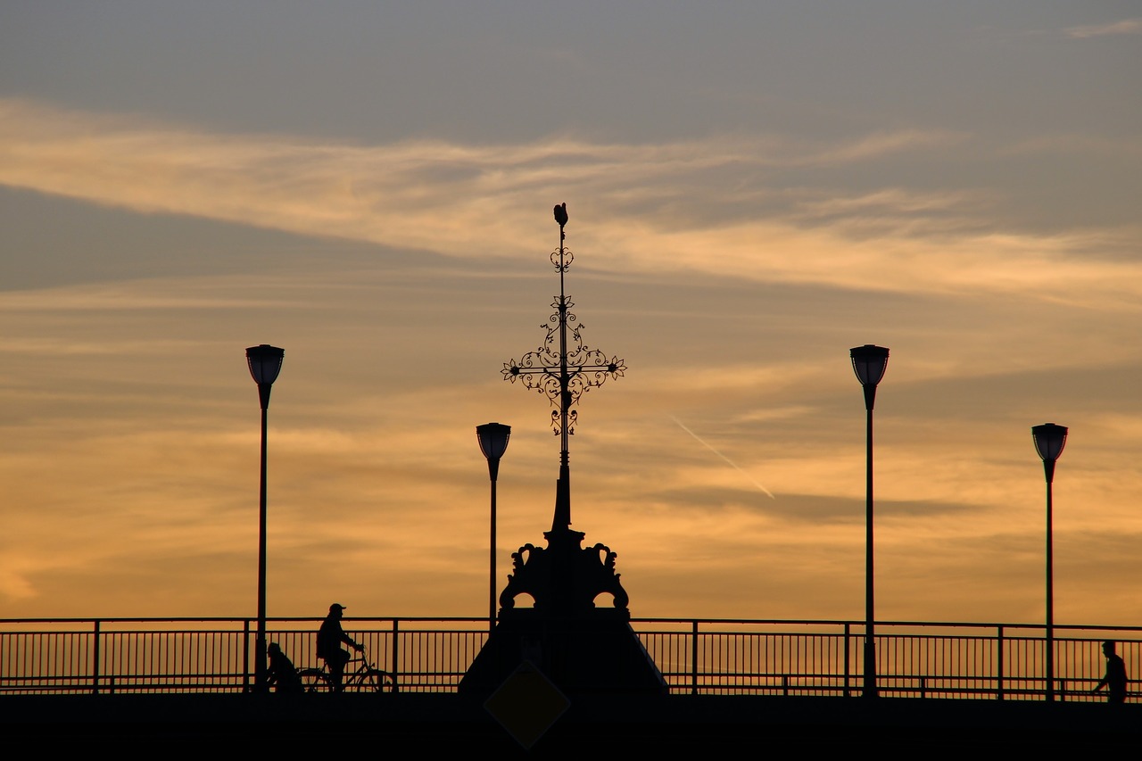 frankfurt  bridge  abendstimmung free photo