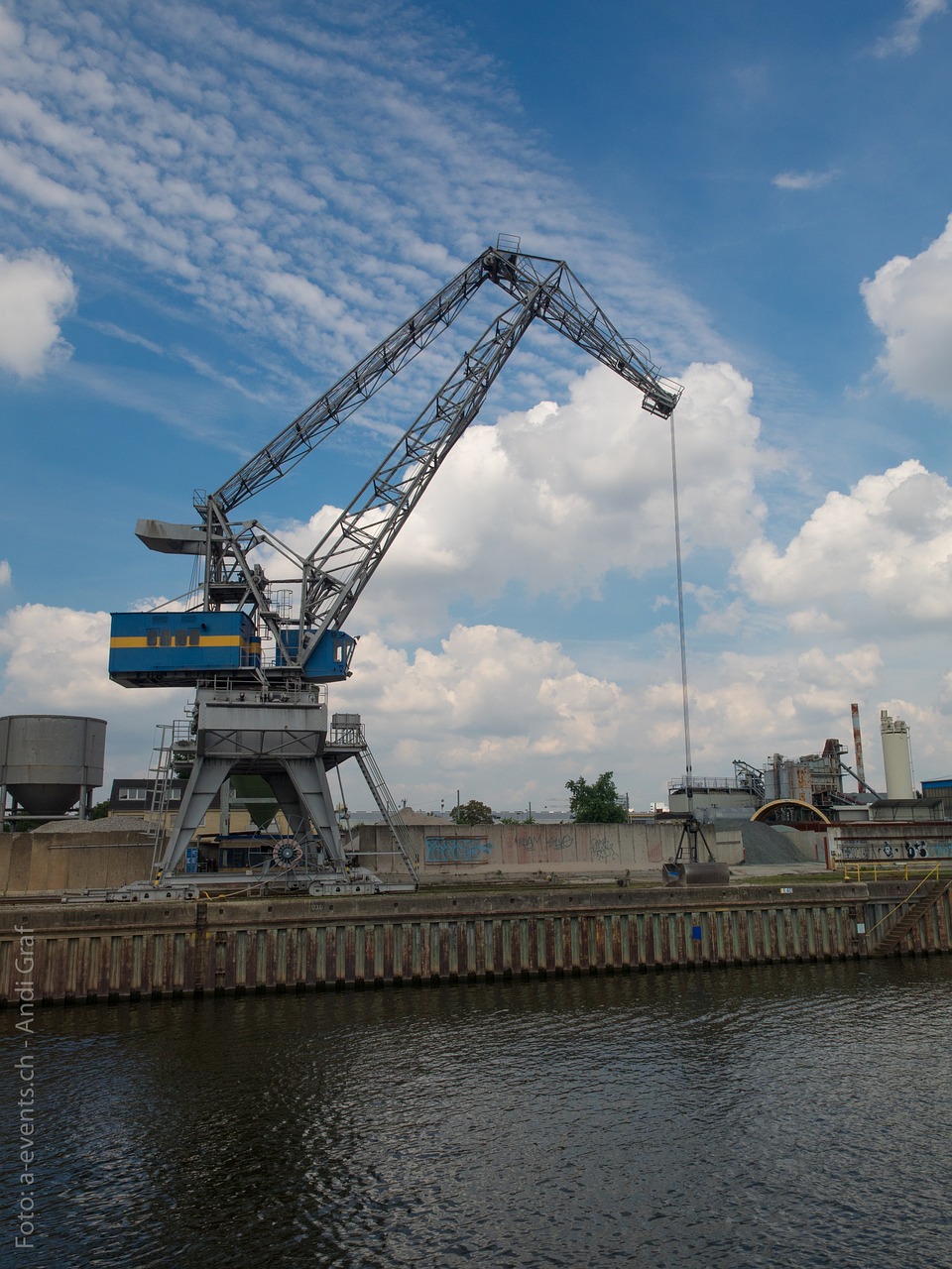 frankfurt harbour crane main free photo