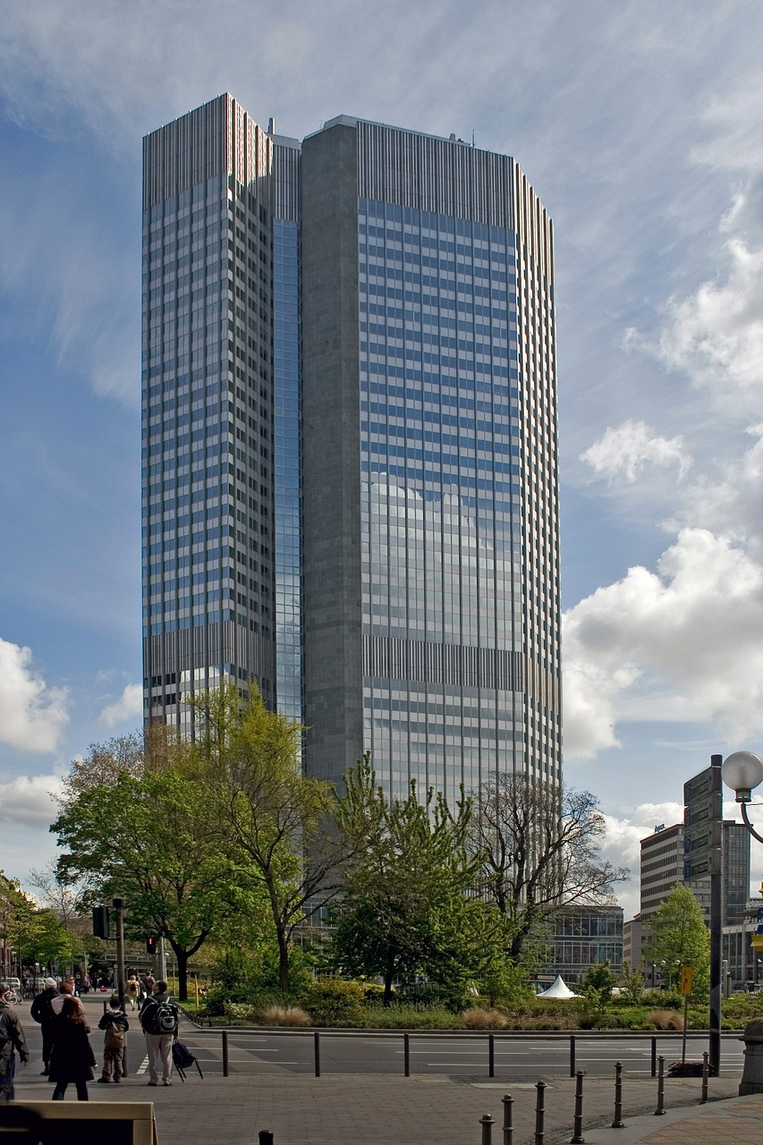 frankfurt skyscraper white clouds free photo