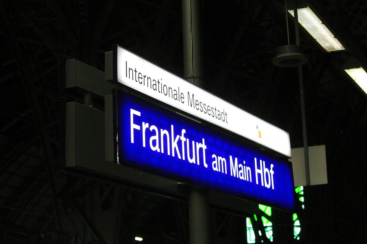 frankfurt main railway station free photo