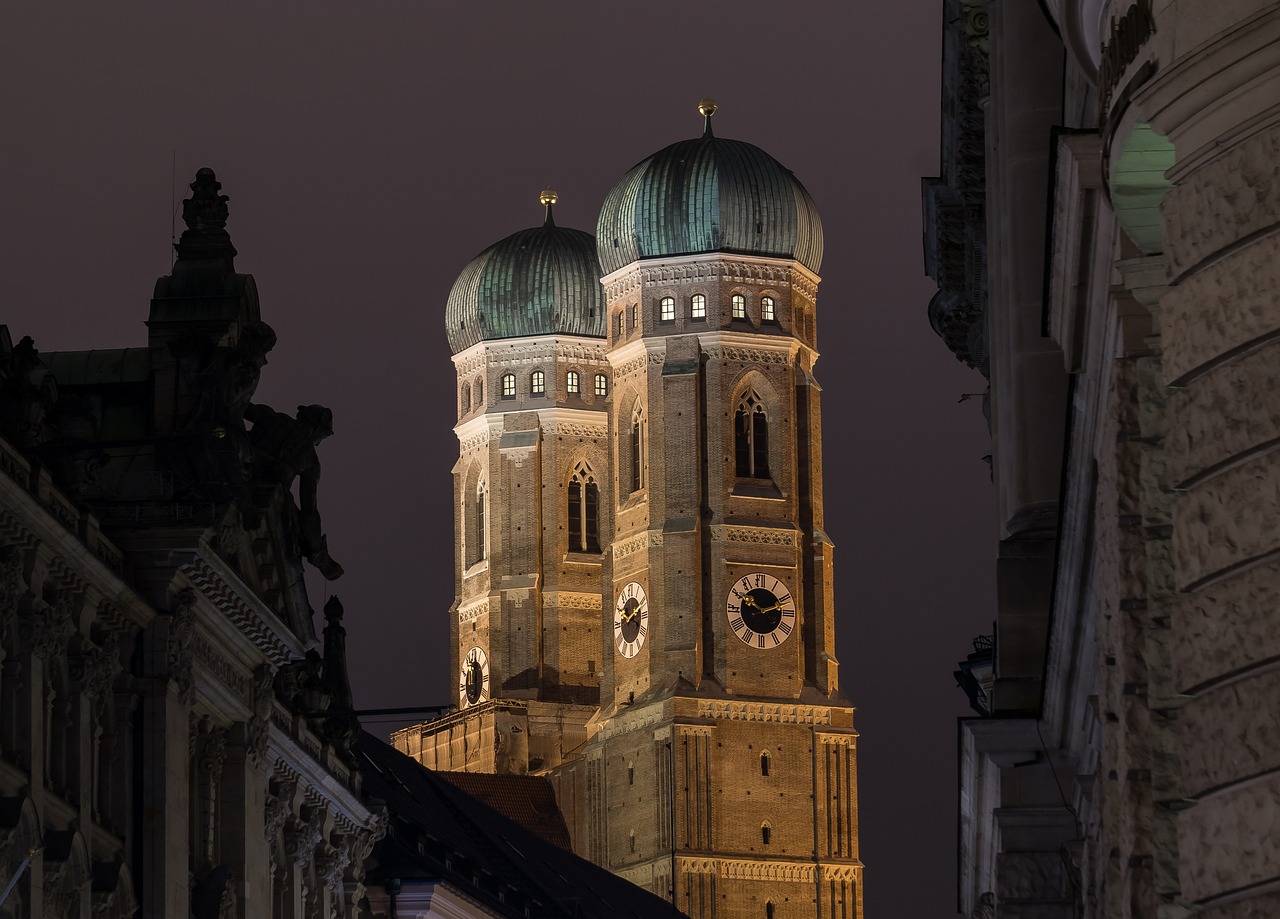 frauenkirche munich bavaria free photo