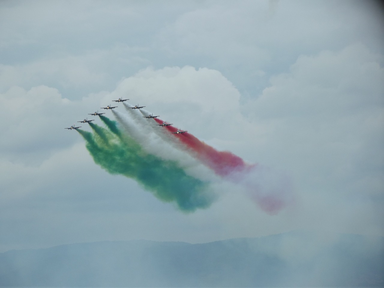 frecce tricolori aircraft aerobatic team free photo