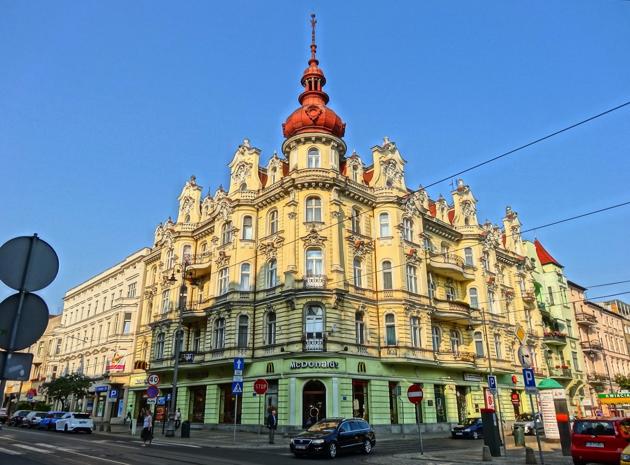 freedom square bydgoszcz turret free photo