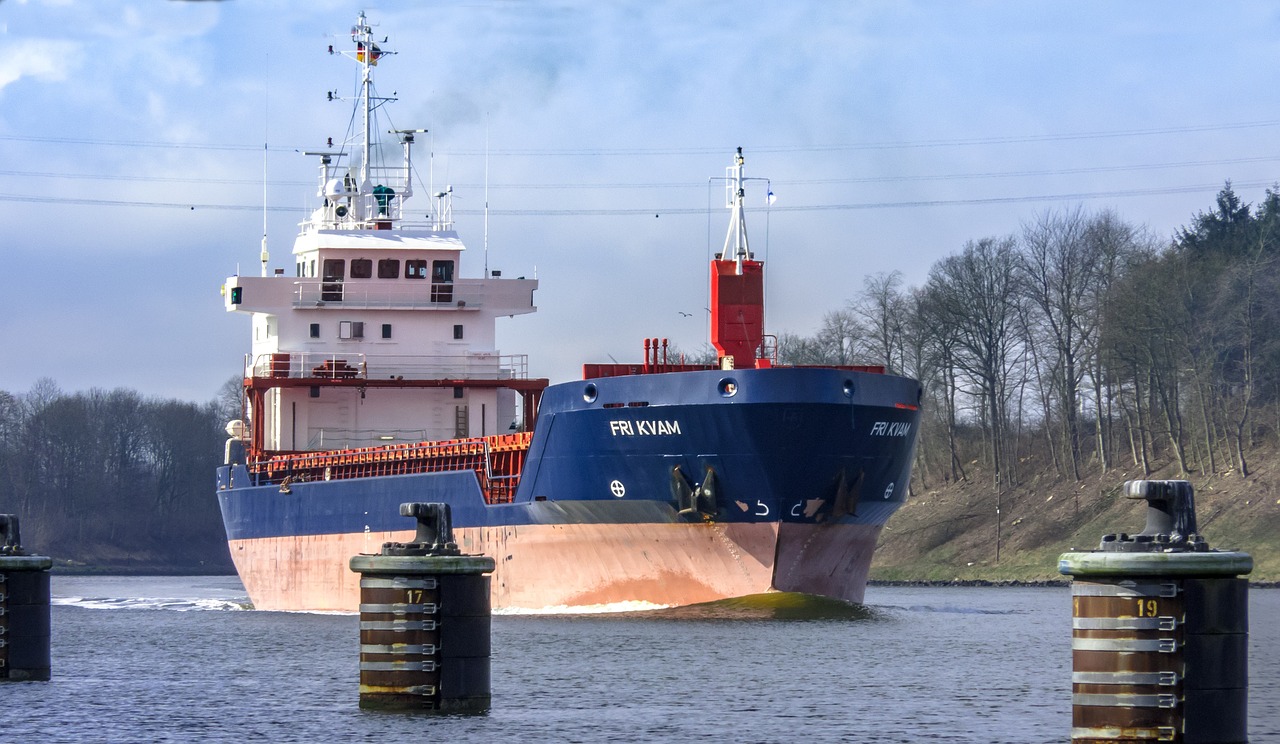 freighter ship nok free photo