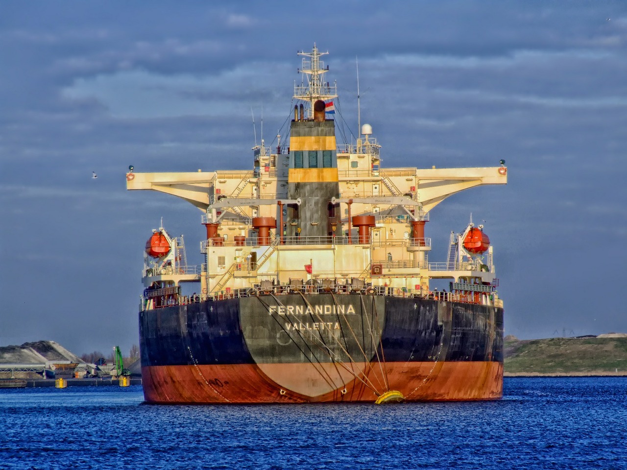 freightliner ship cargo free photo