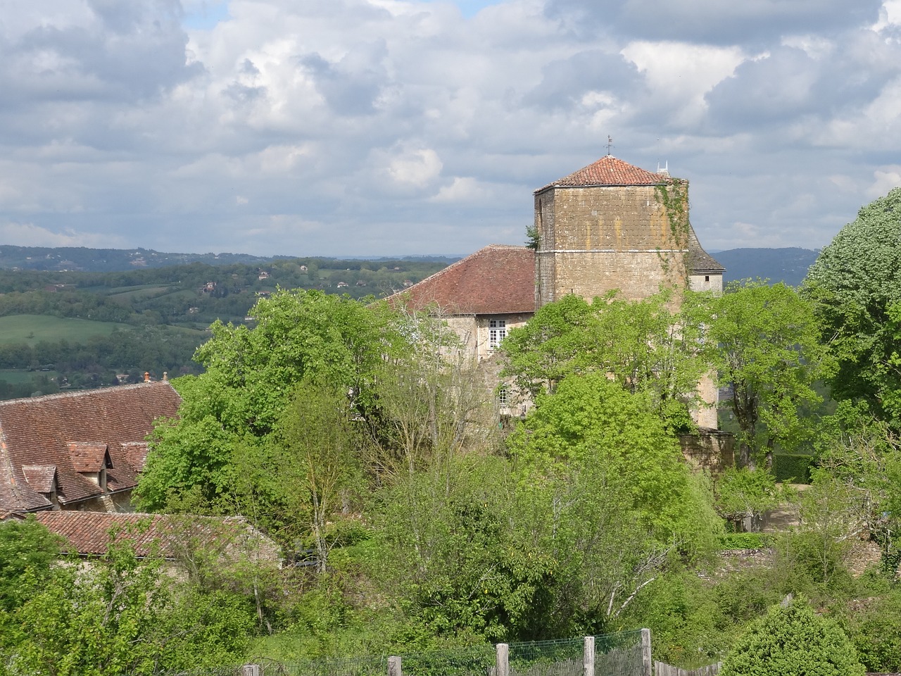 french chateau architecture free photo