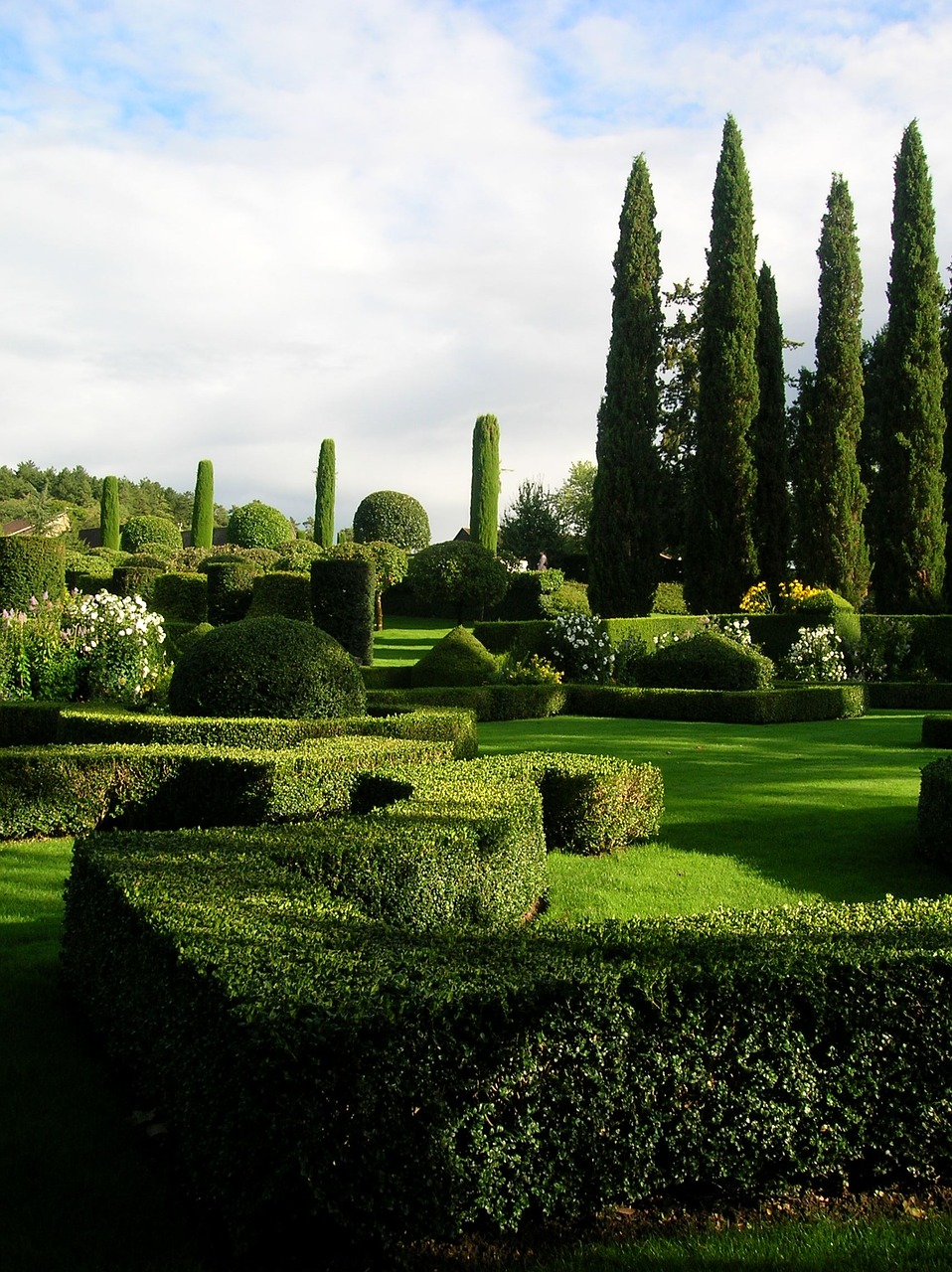 french garden 18th century mansion eyrignac free photo
