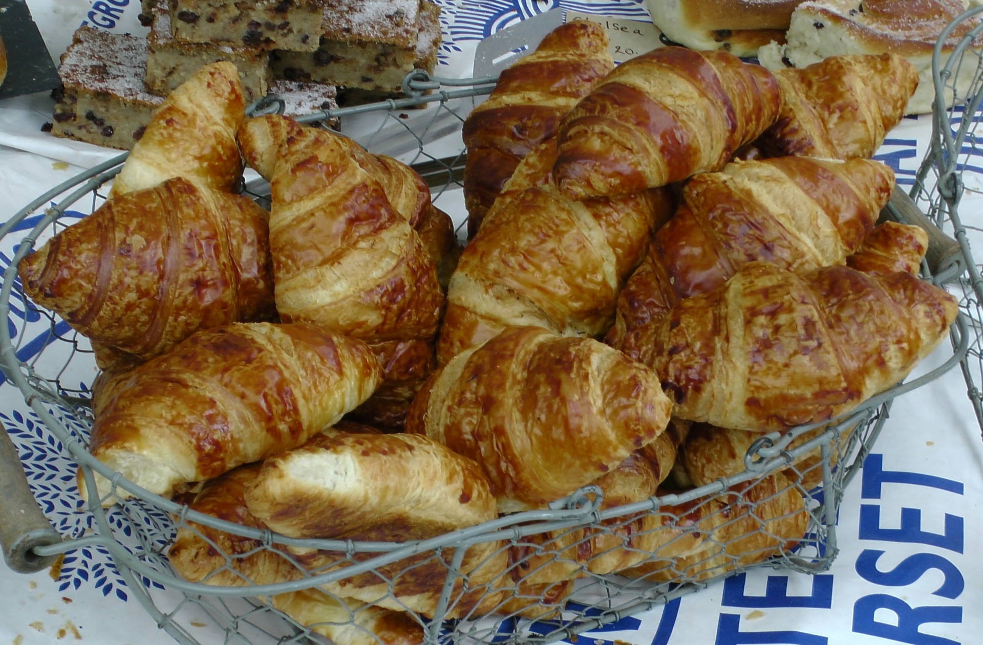 food food sign fresh bread croissants free photo