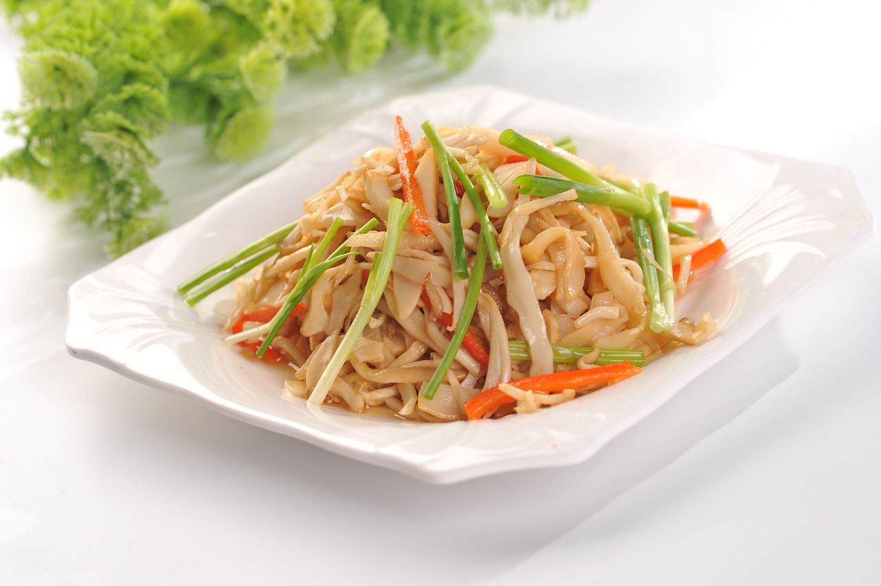 fried rice noodles chives shredded carrots free photo