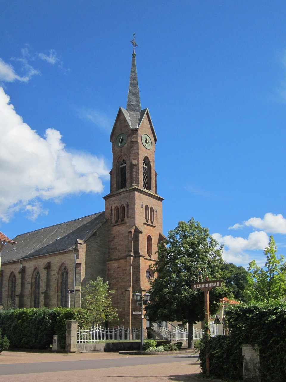 friedenskirche kirkel church free photo