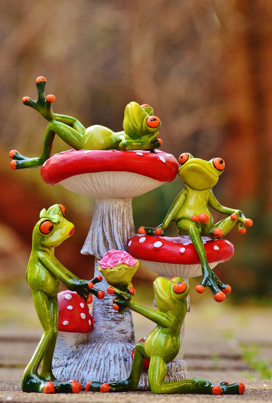 frogs mushrooms figures free photo