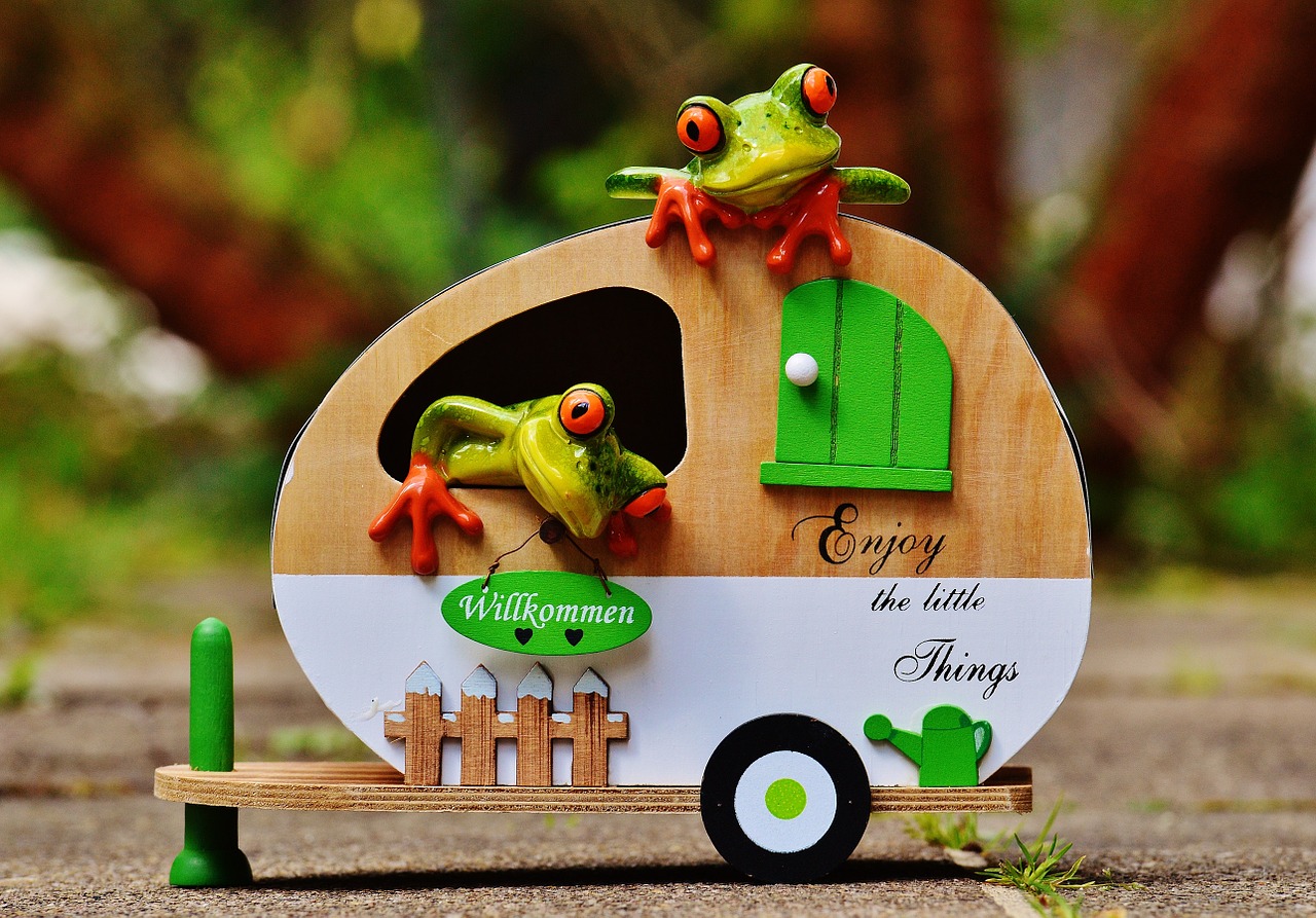frogs caravan funny free photo