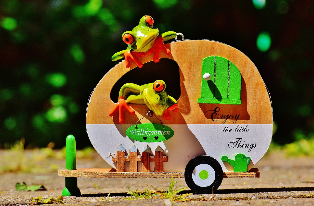 frogs caravan funny free photo