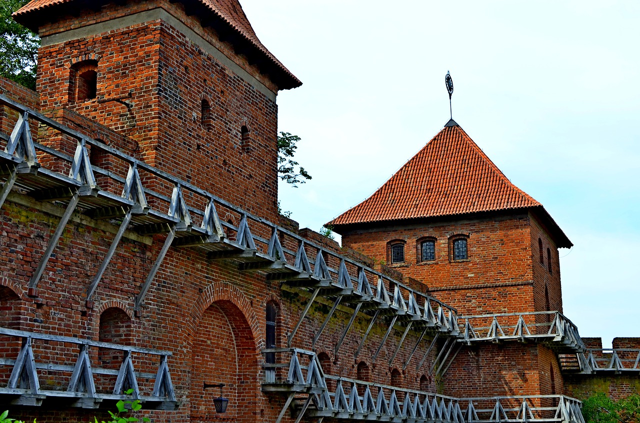 frombork  walls  the basilica free photo