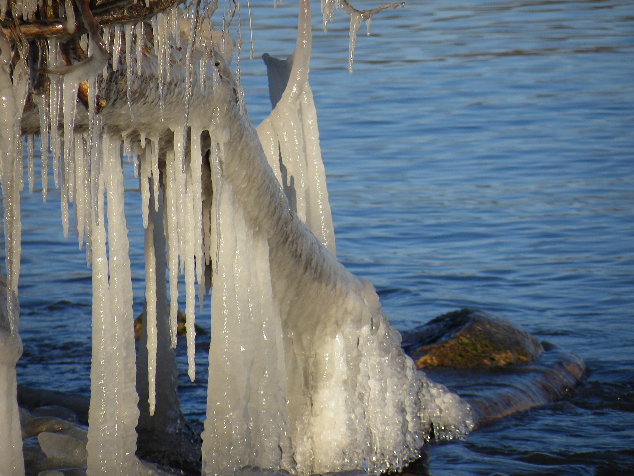 frozen water lake free photo