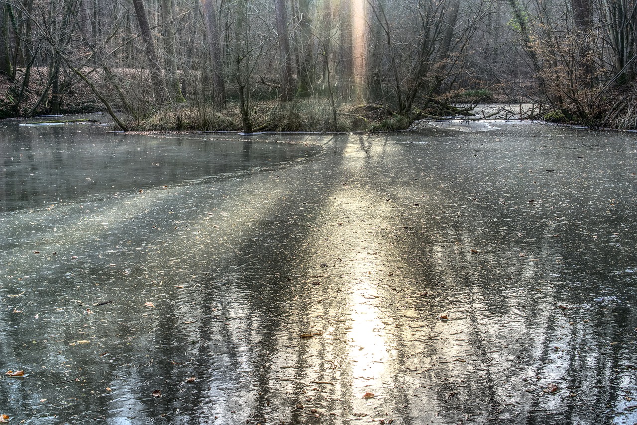 frozen lake ice free photo