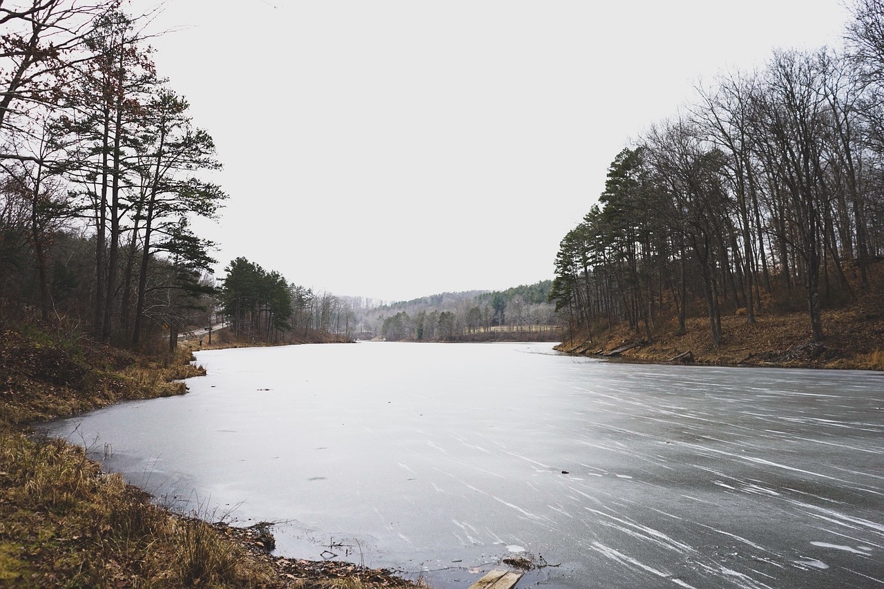 frozen lake scenery landscape free photo