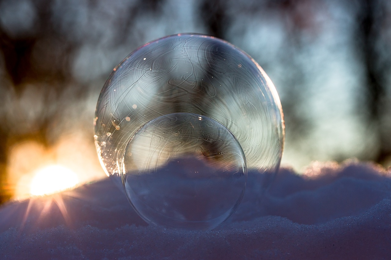 frozen seifenblasen soap bubbles slightly frozen free photo