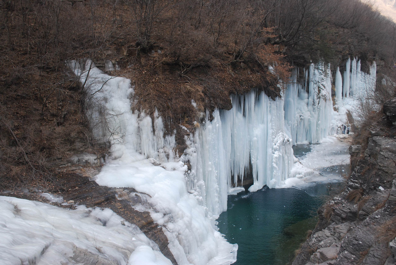ice waterfall falls free photo