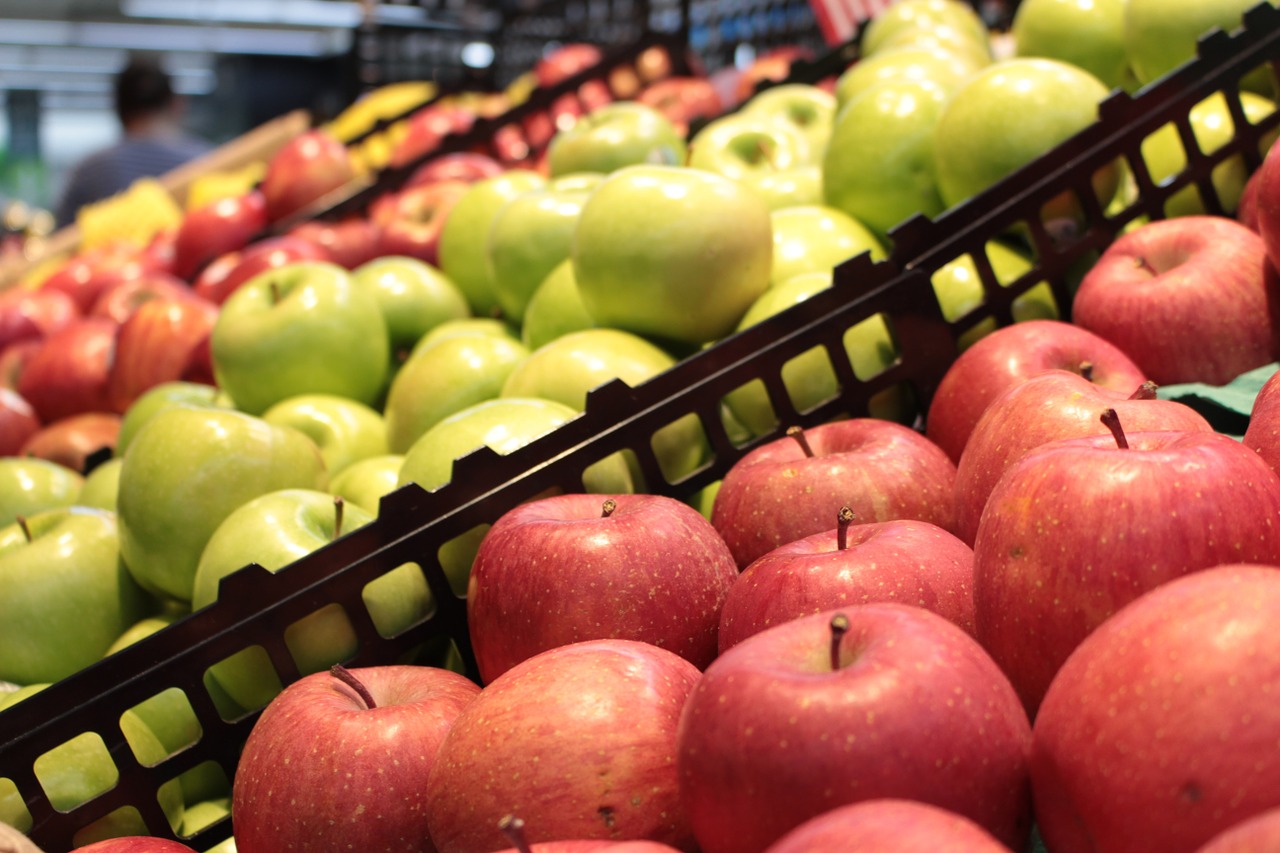 fruit supermarket apple free photo