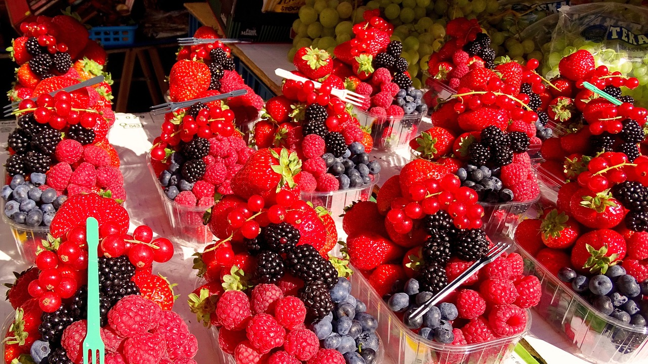 fruit red fruits free photo