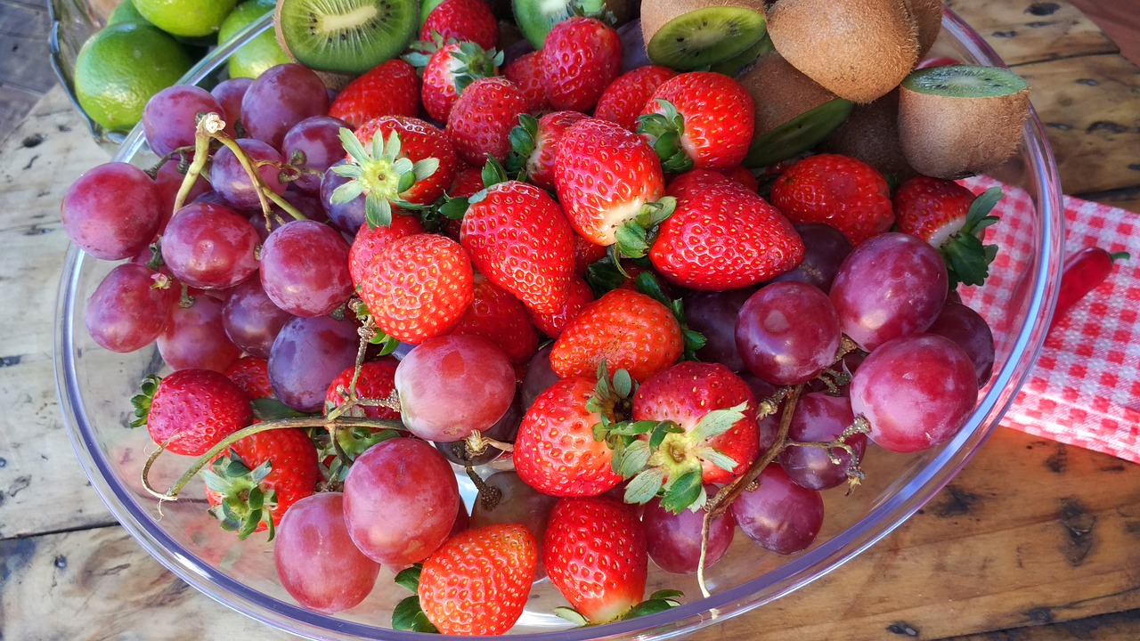 fruit fruits kiwi free photo