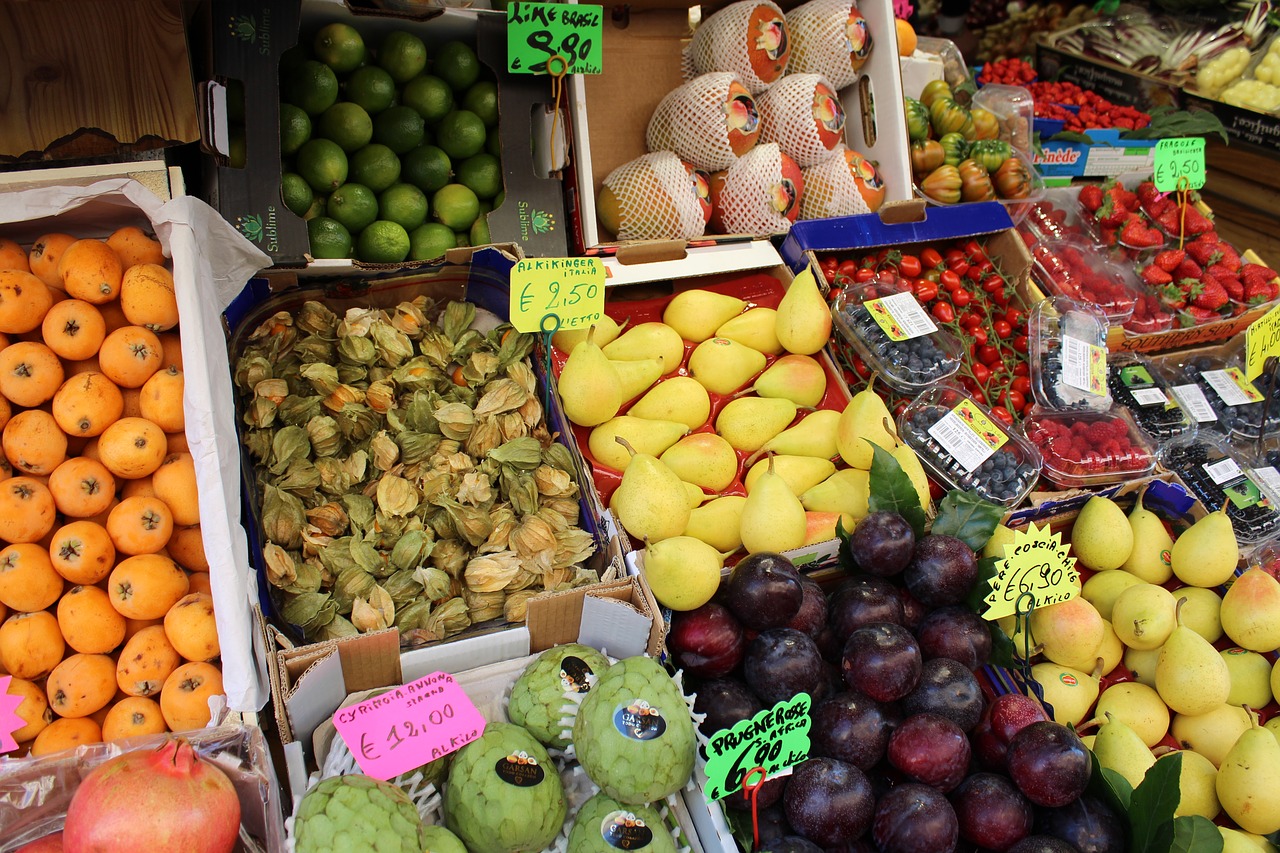 fruit market greengrocer free photo