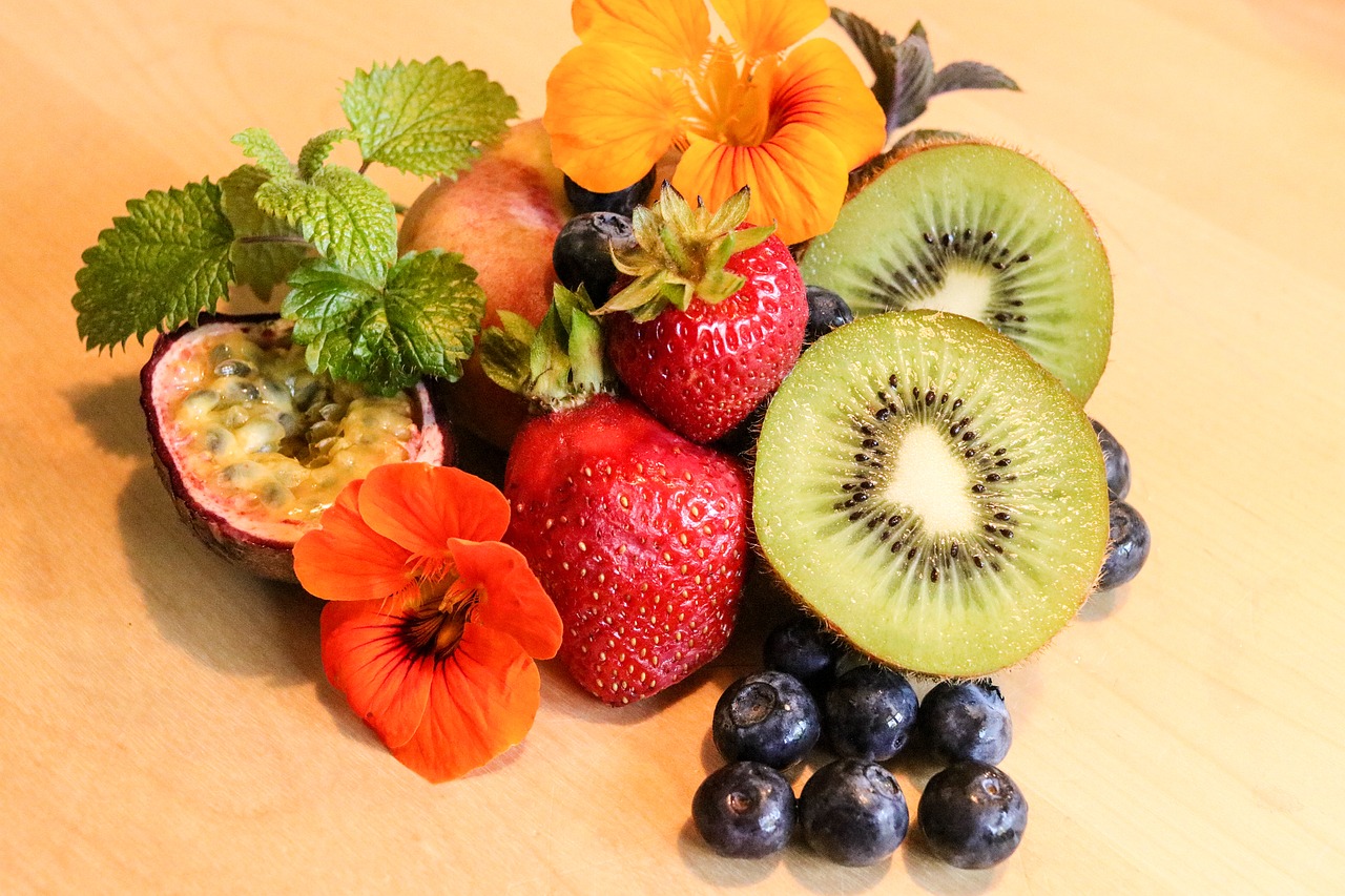 fruit strawberry kiwi free photo