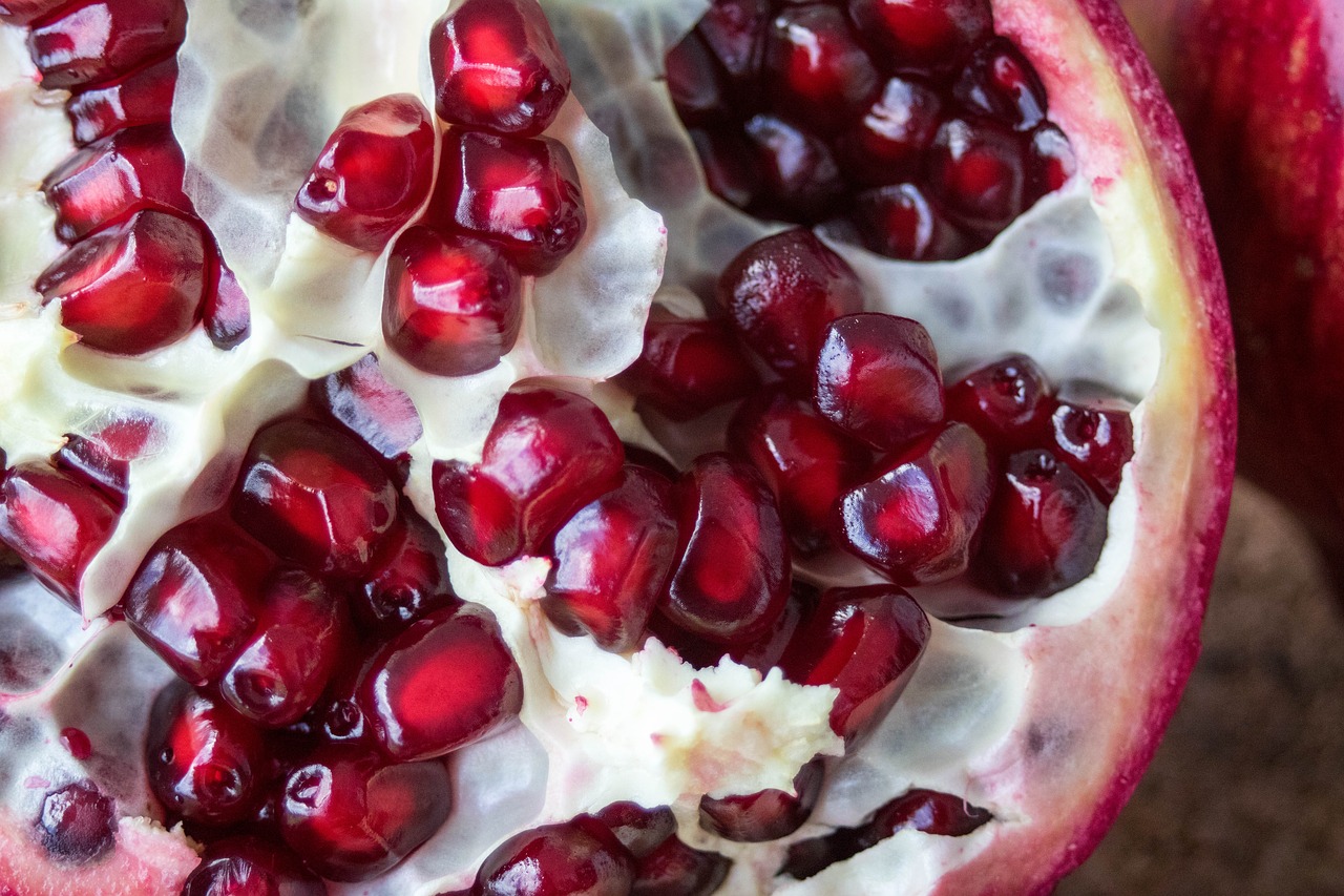 fruit pomegranate red free photo