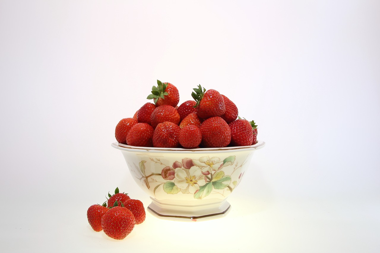fruit berries strawberries free photo