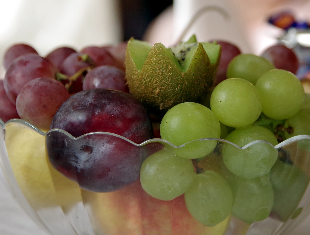 fruit grapes kiwi free photo