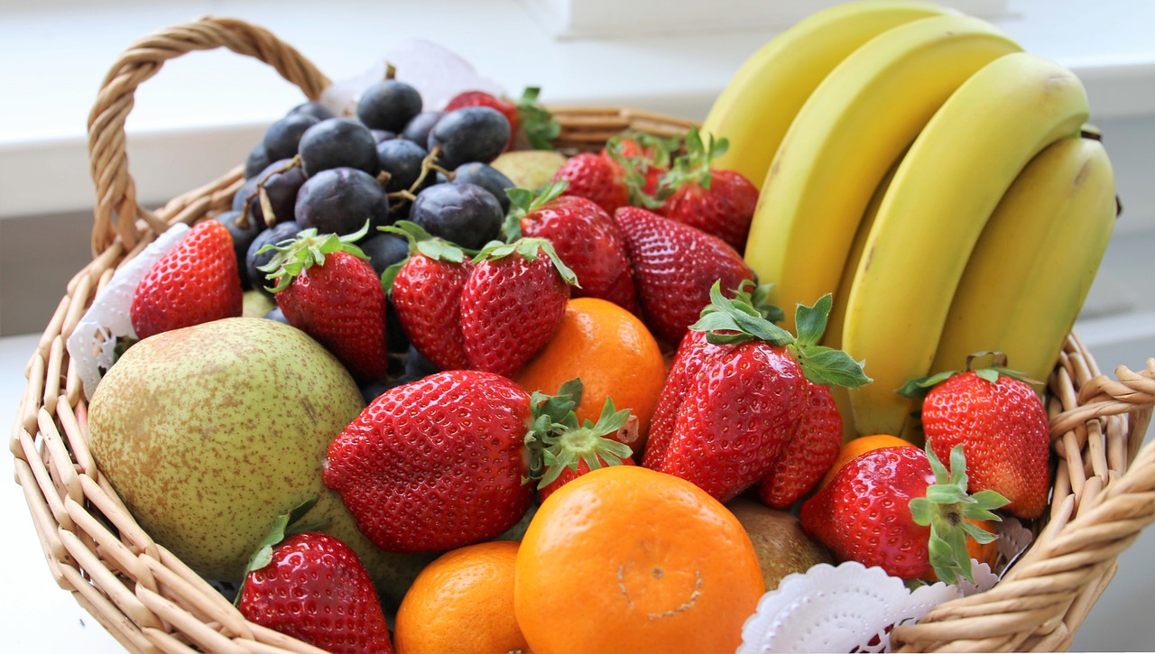 fruit  basket  still life free photo