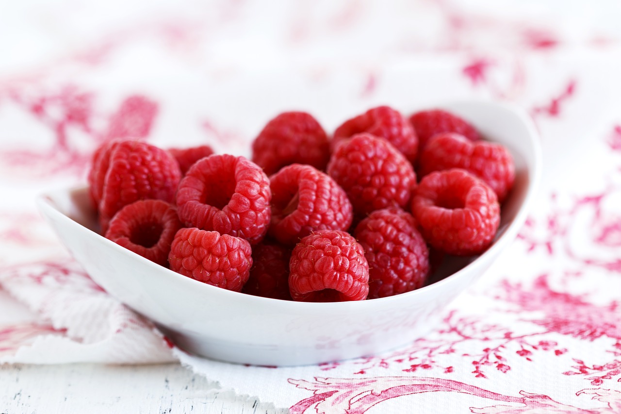 fruit  raspberries  berries free photo