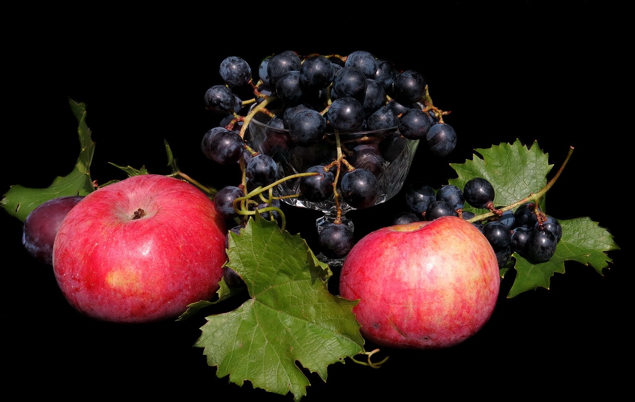 fruit  apple  grapes free photo